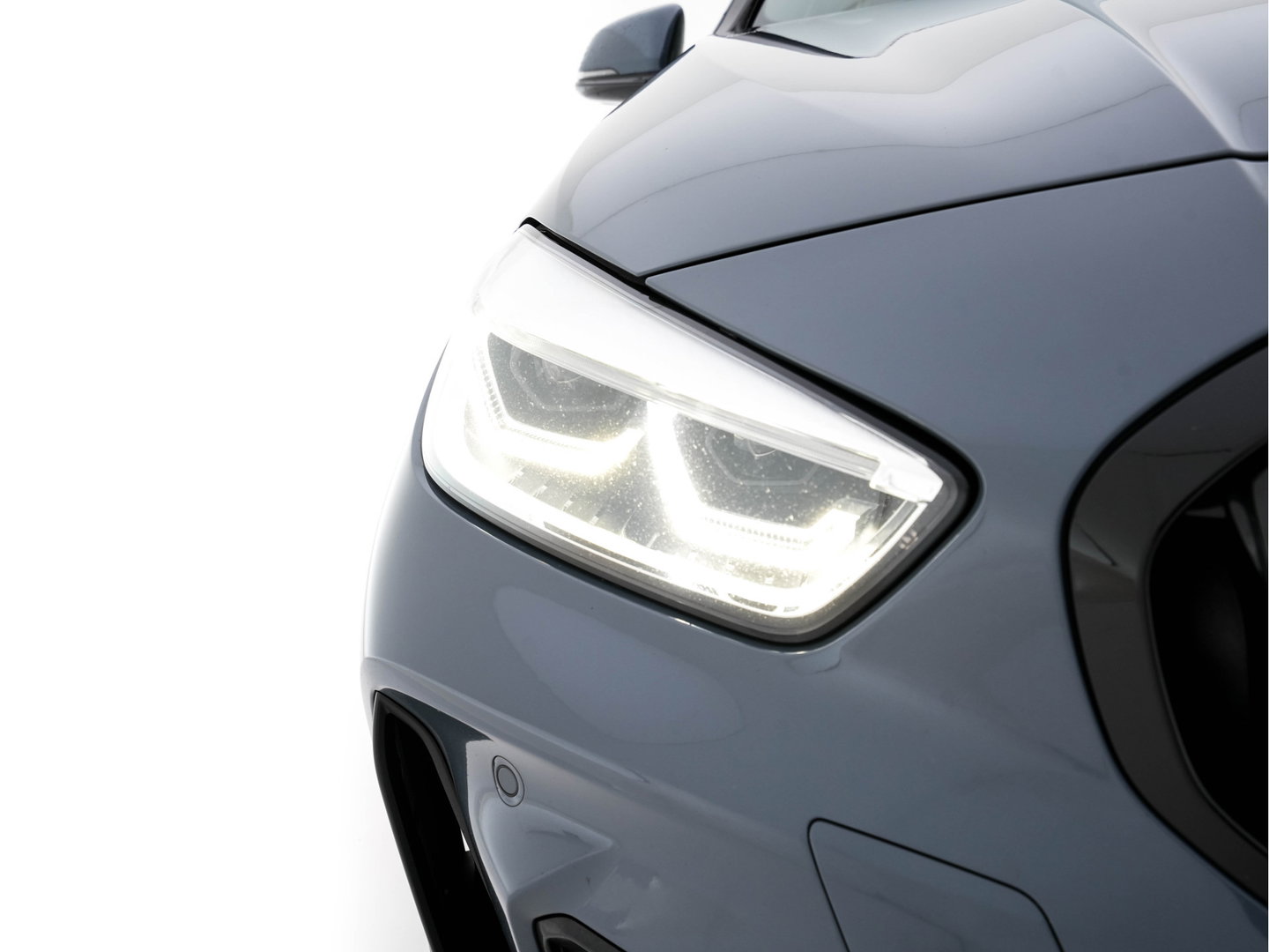 BMW 1-serie 118i Executive Edition M-Sportpack (INCL.BTW) *SPORT-SEATS | FULL-LED | DIGI-COCKPIT | HIFI-SOUND | CAMERA | NAVI-FULLMAP | AMBIENT-LIGHT | PRIVACY-GLASS | ECC | PDC | CRUISE | 18''ALU*