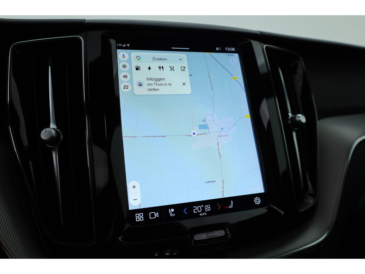 Volvo XC60 2.0 T6 Plug-in hybrid AWD Plus Dark SOH 97,7% | Pano | Memory Seats | Elek. Trekhaak | Camera | Stoel- Stuurverw. | 21'' | Pilot Assist