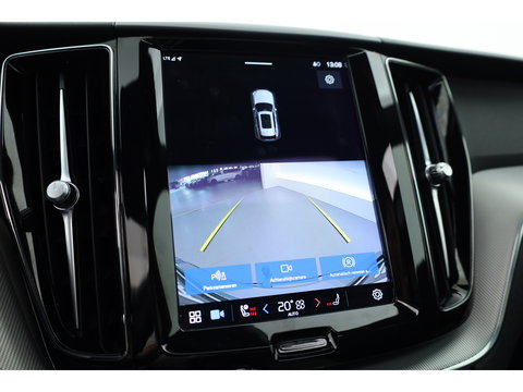Volvo XC60 2.0 T6 Plug-in hybrid AWD Plus Dark SOH 97,7% | Pano | Memory Seats | Elek. Trekhaak | Camera | Stoel- Stuurverw. | 21'' | Pilot Assist
