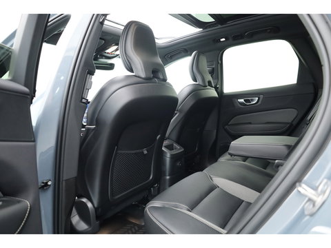 Volvo XC60 2.0 T6 Plug-in hybrid AWD Plus Dark SOH 97,7% | Pano | Memory Seats | Elek. Trekhaak | Camera | Stoel- Stuurverw. | 21'' | Pilot Assist
