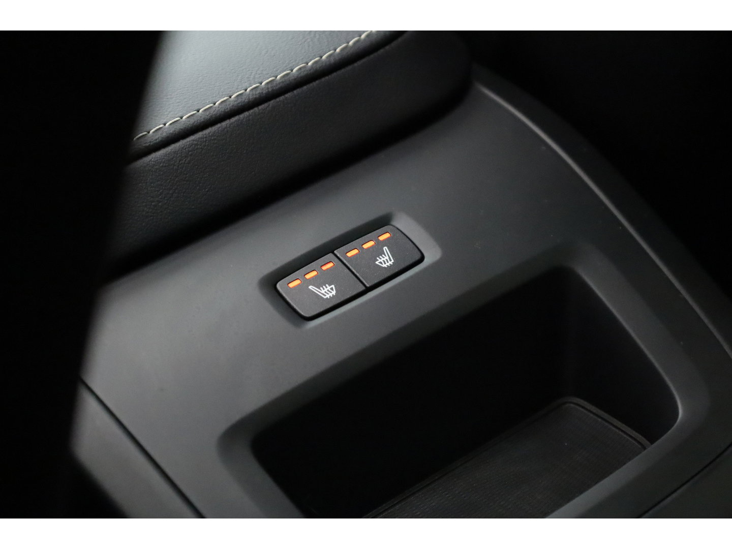 Volvo XC60 2.0 T6 Plug-in hybrid AWD Plus Dark SOH 97,7% | Pano | Memory Seats | Elek. Trekhaak | Camera | Stoel- Stuurverw. | 21'' | Pilot Assist