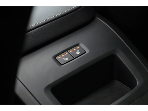 Volvo XC60 2.0 T6 Plug-in hybrid AWD Plus Dark SOH 97,7% | Pano | Memory Seats | Elek. Trekhaak | Camera | Stoel- Stuurverw. | 21'' | Pilot Assist