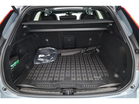 Volvo XC60 2.0 T6 Plug-in hybrid AWD Plus Dark SOH 97,7% | Pano | Memory Seats | Elek. Trekhaak | Camera | Stoel- Stuurverw. | 21'' | Pilot Assist