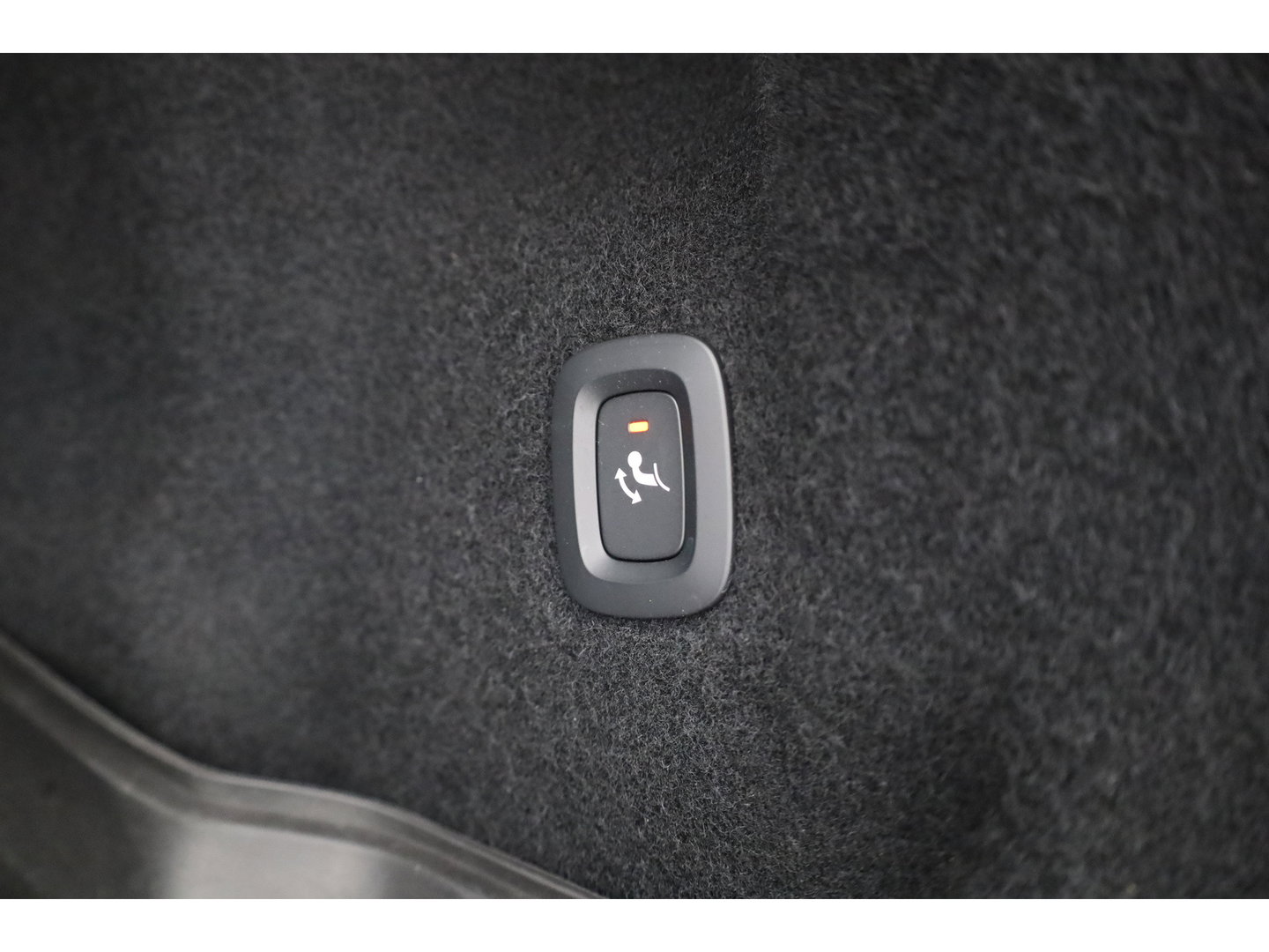 Volvo XC60 2.0 T6 Plug-in hybrid AWD Plus Dark SOH 97,7% | Pano | Memory Seats | Elek. Trekhaak | Camera | Stoel- Stuurverw. | 21'' | Pilot Assist