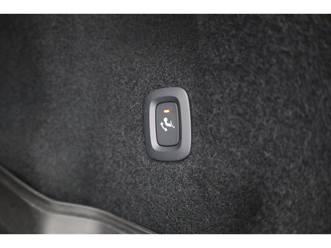 Volvo XC60 2.0 T6 Plug-in hybrid AWD Plus Dark SOH 97,7% | Pano | Memory Seats | Elek. Trekhaak | Camera | Stoel- Stuurverw. | 21'' | Pilot Assist