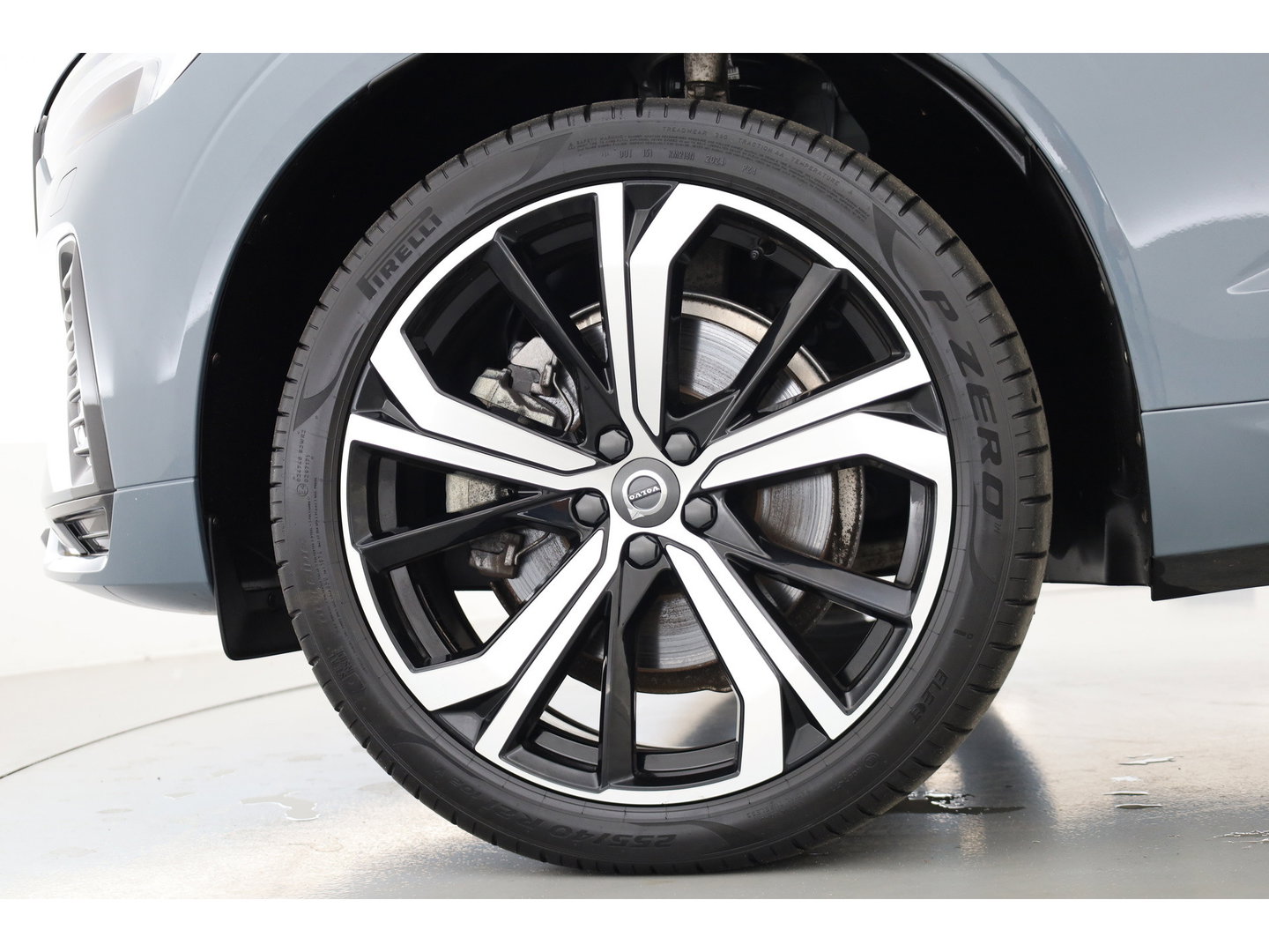 Volvo XC60 2.0 T6 Plug-in hybrid AWD Plus Dark SOH 97,7% | Pano | Memory Seats | Elek. Trekhaak | Camera | Stoel- Stuurverw. | 21'' | Pilot Assist