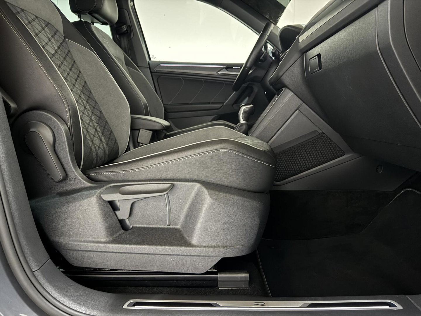 Volkswagen Tiguan 1.4 TSI eHybrid R-Line Pano HUD Camera ACC NAP