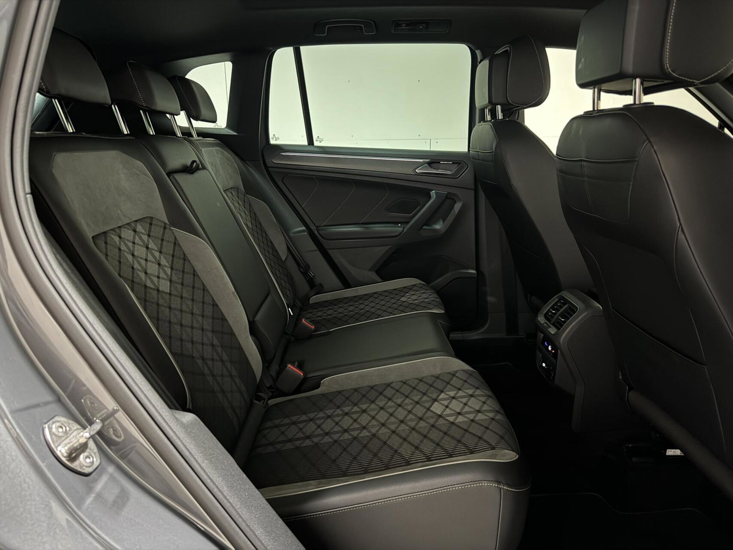 Volkswagen Tiguan 1.4 TSI eHybrid R-Line Pano HUD Camera ACC NAP
