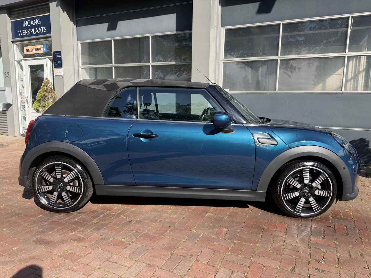 MINI Cooper Cabrio