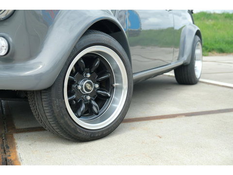 MINI Austin Mini 1100 Special | RESTOMOD