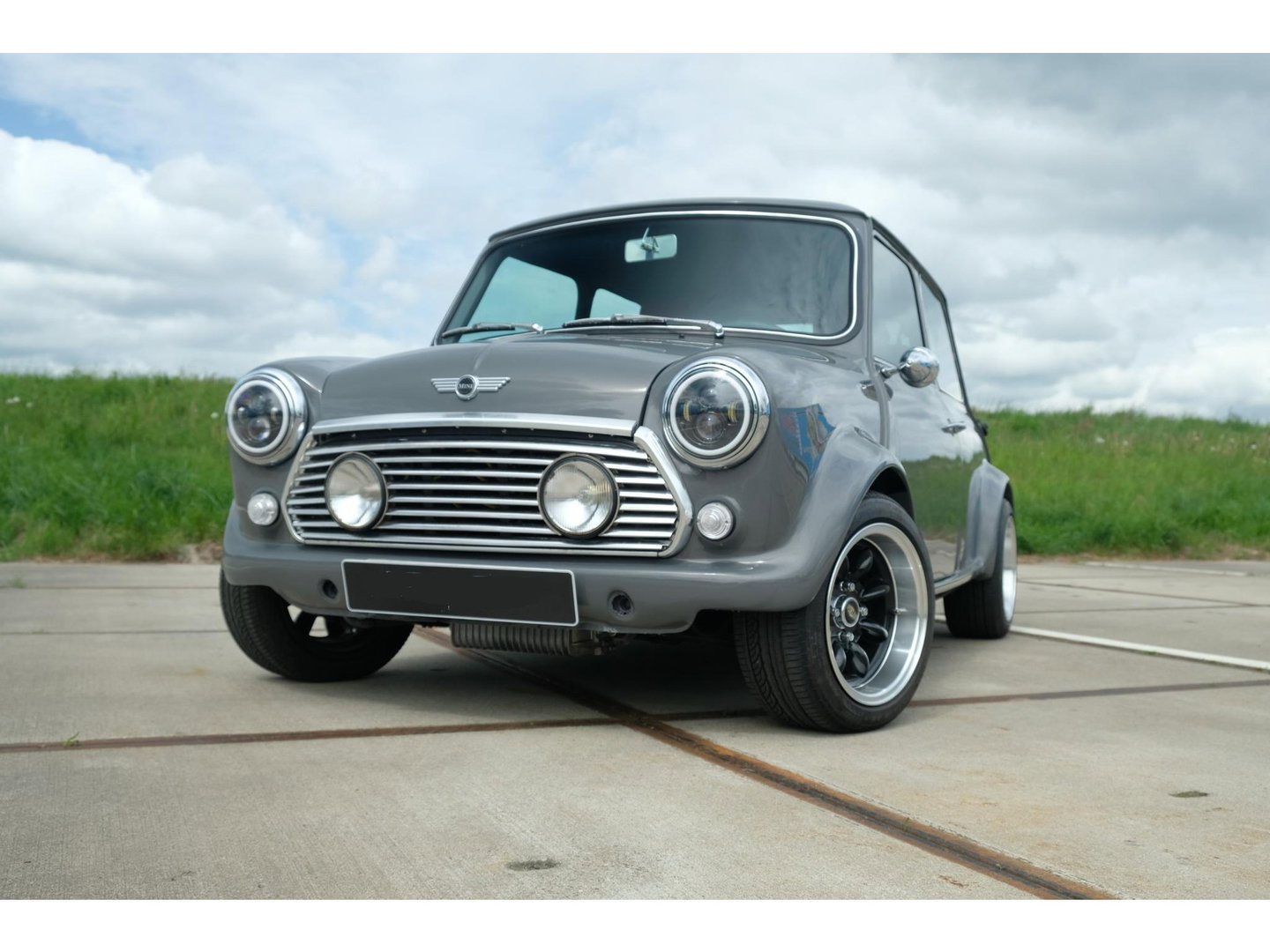 MINI Austin Mini 1100 Special | RESTOMOD