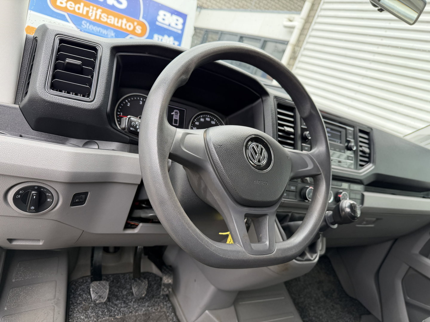 Volkswagen Crafter 35 2.0 TDI 177pk L3 EL DC 6 persoons Comfortline / RWD achterwielaandrijving / euro 6 / lease vanaf € / trekhaak 3500kg / camera / bpm vrij / vaste prijs rijklaar € 23.950 ex btw