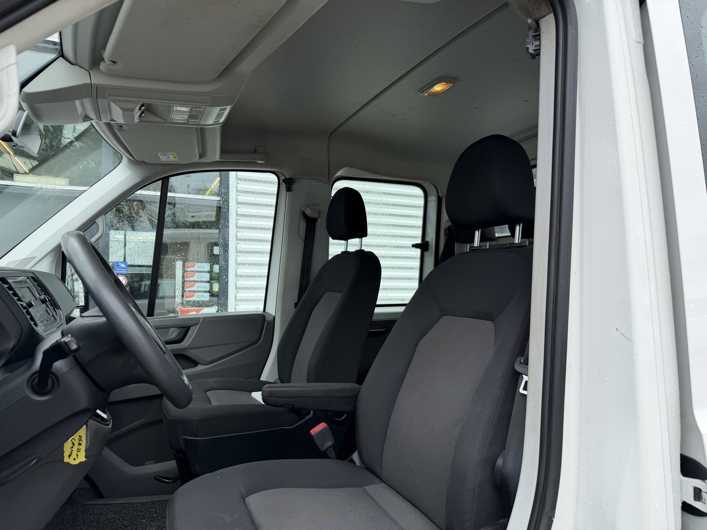 Volkswagen Crafter 35 2.0 TDI 177pk L3 EL DC 6 persoons Comfortline / RWD achterwielaandrijving / euro 6 / lease vanaf € / trekhaak 3500kg / camera / bpm vrij / vaste prijs rijklaar € 23.950 ex btw