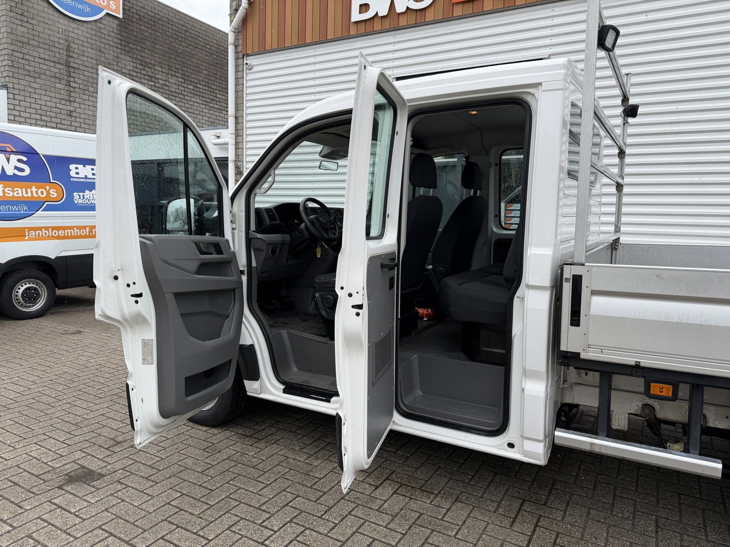 Volkswagen Crafter 35 2.0 TDI 177pk L3 EL DC 6 persoons Comfortline / RWD achterwielaandrijving / euro 6 / lease vanaf € / trekhaak 3500kg / camera / bpm vrij / vaste prijs rijklaar € 23.950 ex btw