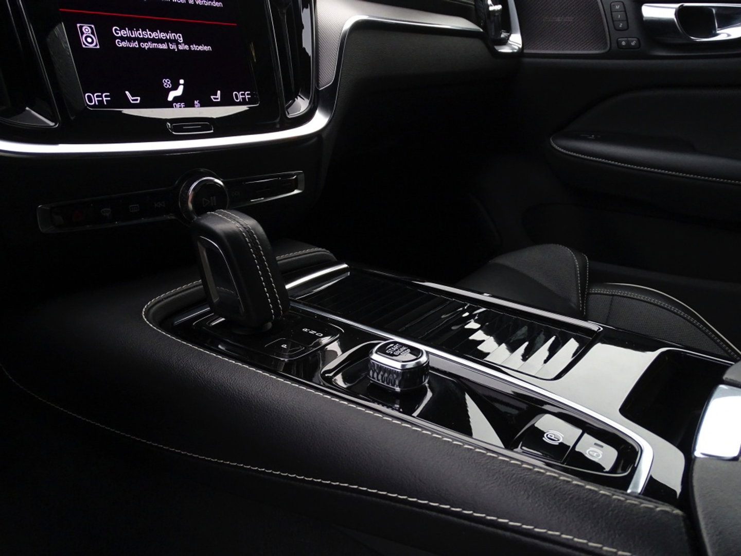 Volvo S60 T8 405PK Polestar Engineerd AWD / Brembo / Harman Kardon / LED
