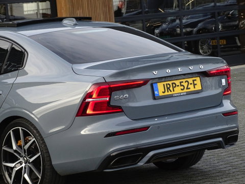 Volvo S60 T8 405PK Polestar Engineerd AWD / Brembo / Harman Kardon / LED
