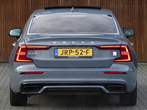 Volvo S60 T8 405PK Polestar Engineerd AWD / Brembo / Harman Kardon / LED