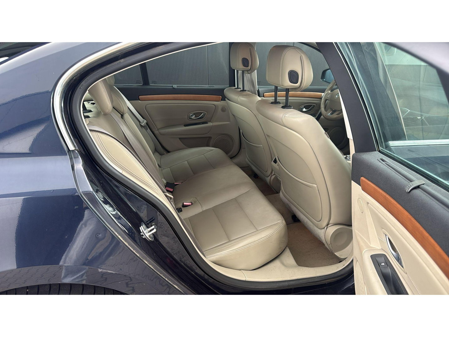 Renault Laguna 2.0 16V T 170PK Initiale Aut. Leer stoelverwarming Cruise Keyless