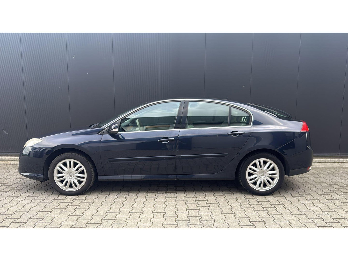 Renault Laguna 2.0 16V T 170PK Initiale Aut. Leer stoelverwarming Cruise Keyless
