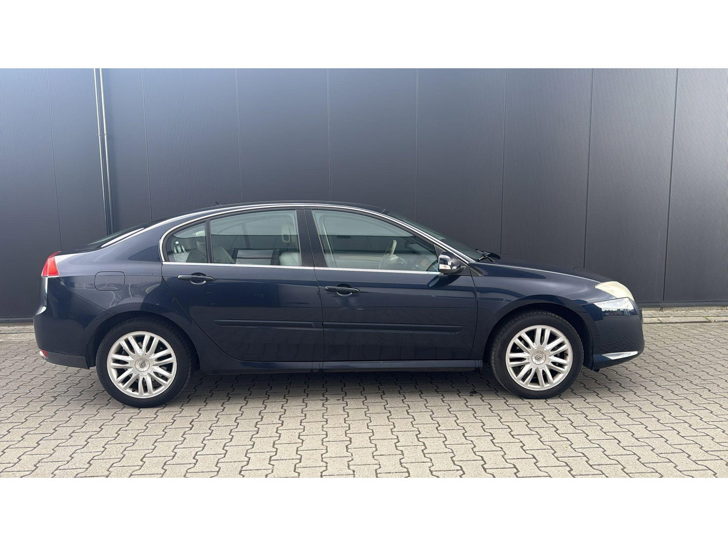 Renault Laguna 2.0 16V T 170PK Initiale Aut. Leer stoelverwarming Cruise Keyless