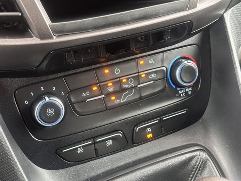 Ford Transit Connect 1.5 EcoBlue L2 Trend | Apple Carplay | Android Auto | Parkeersensoren Achter | Airconditioning | Centrale Deurvergrendeling
