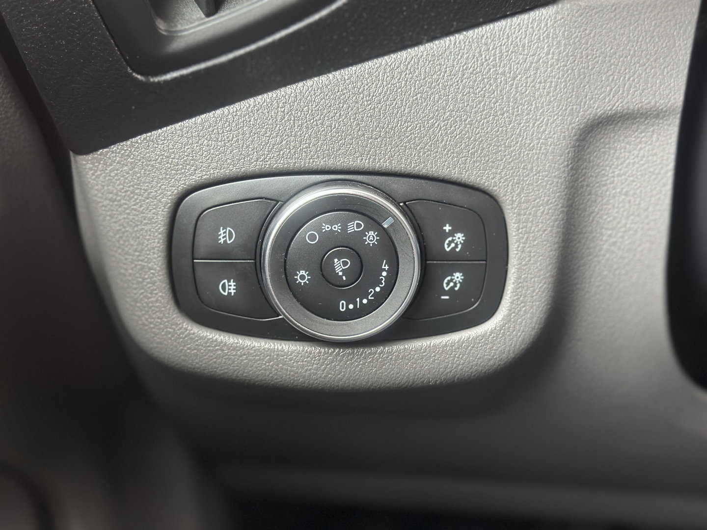 Ford Transit Connect 1.5 EcoBlue L2 Trend | Apple Carplay | Android Auto | Parkeersensoren Achter | Airconditioning | Centrale Deurvergrendeling