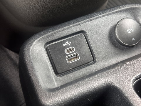 Ford Transit Connect 1.5 EcoBlue L2 Trend | Apple Carplay | Android Auto | Parkeersensoren Achter | Airconditioning | Centrale Deurvergrendeling