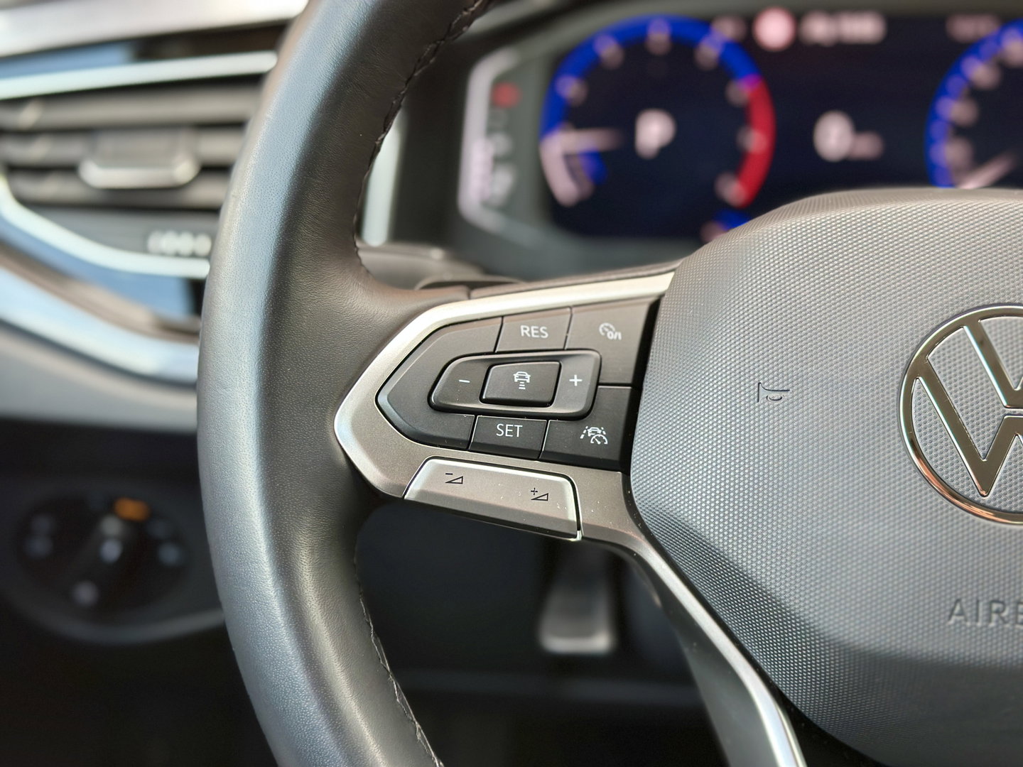 Volkswagen Taigo 1.5 TSI R-Line Business | IQ Light | Achteruitrijcamera | Apple Carplay | ACC | Stoelverwarming | Parkeersensoren | Android Auto |
