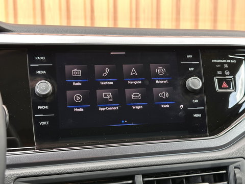 Volkswagen Taigo 1.5 TSI R-Line Business | IQ Light | Achteruitrijcamera | Apple Carplay | ACC | Stoelverwarming | Parkeersensoren | Android Auto |