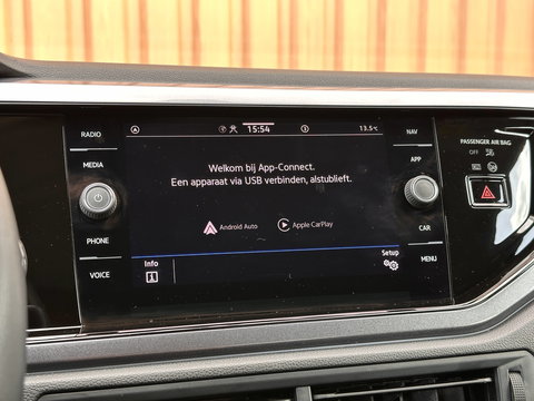 Volkswagen Taigo 1.5 TSI R-Line Business | IQ Light | Achteruitrijcamera | Apple Carplay | ACC | Stoelverwarming | Parkeersensoren | Android Auto |