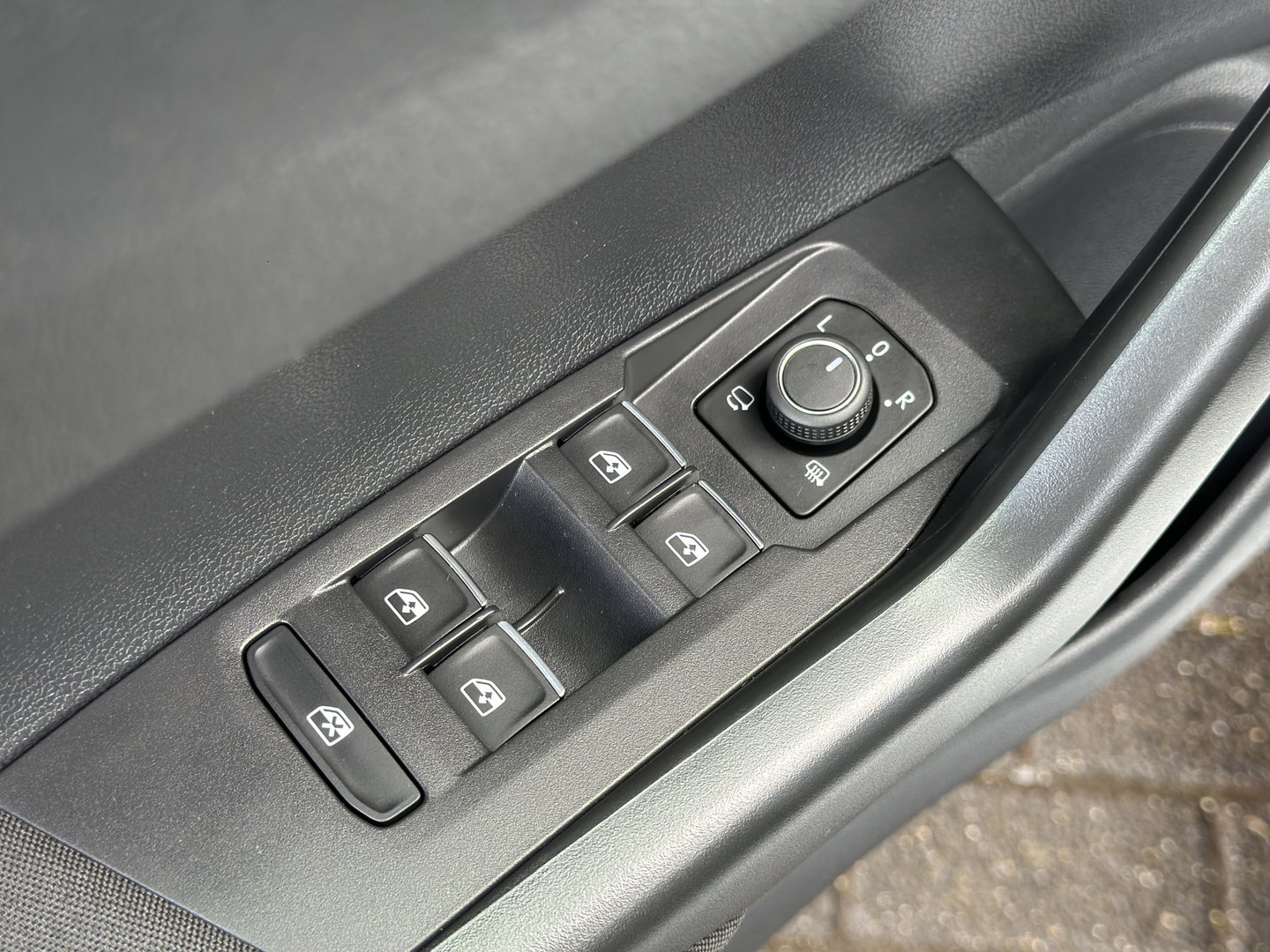 Volkswagen Taigo 1.5 TSI R-Line Business | IQ Light | Achteruitrijcamera | Apple Carplay | ACC | Stoelverwarming | Parkeersensoren | Android Auto |