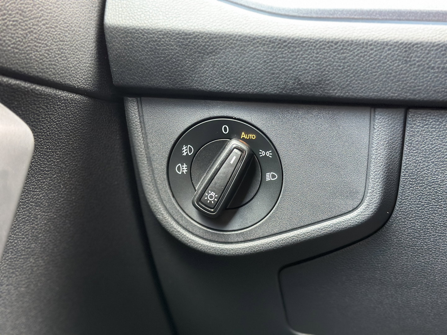Volkswagen Taigo 1.5 TSI R-Line Business | IQ Light | Achteruitrijcamera | Apple Carplay | ACC | Stoelverwarming | Parkeersensoren | Android Auto |
