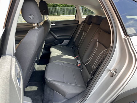 Volkswagen Taigo 1.5 TSI R-Line Business | IQ Light | Achteruitrijcamera | Apple Carplay | ACC | Stoelverwarming | Parkeersensoren | Android Auto |