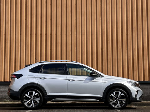 Volkswagen Taigo 1.5 TSI R-Line Business | IQ Light | Achteruitrijcamera | Apple Carplay | ACC | Stoelverwarming | Parkeersensoren | Android Auto |