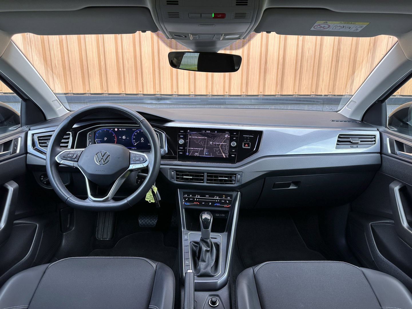 Volkswagen Taigo 1.5 TSI R-Line Business | IQ Light | Achteruitrijcamera | Apple Carplay | ACC | Stoelverwarming | Parkeersensoren | Android Auto |