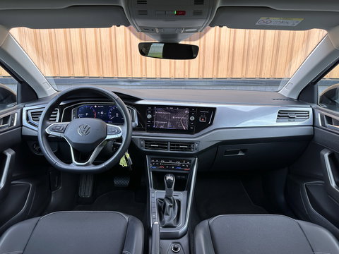 Volkswagen Taigo 1.5 TSI R-Line Business | IQ Light | Achteruitrijcamera | Apple Carplay | ACC | Stoelverwarming | Parkeersensoren | Android Auto |