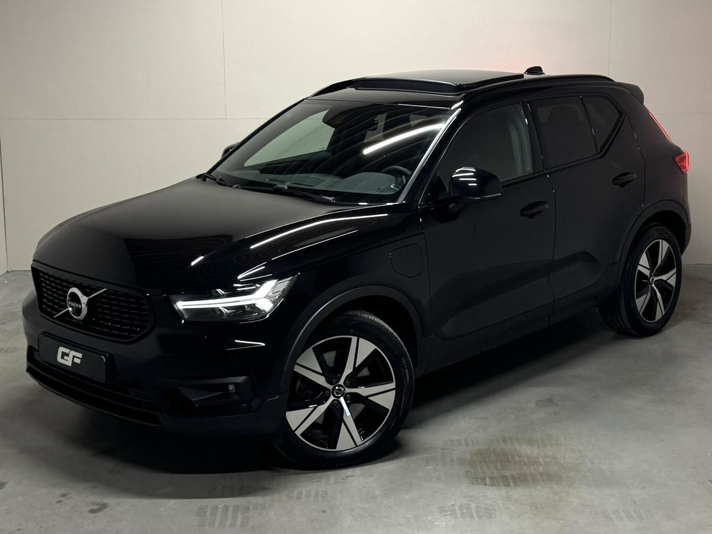 Volvo XC40 1.5 T5 Plug-in Hybride R-Design Pano H/K Autopilot