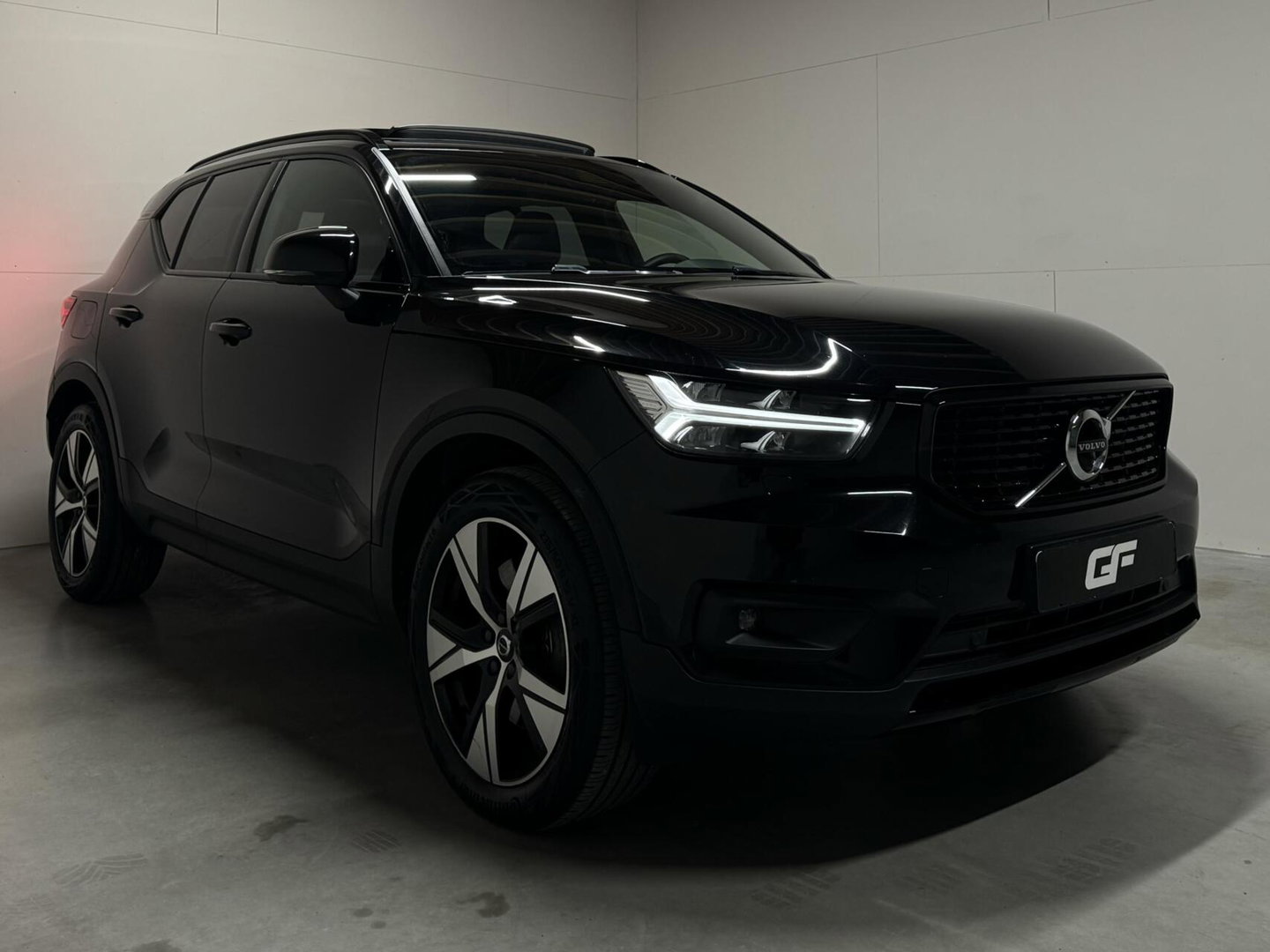Volvo XC40 1.5 T5 Plug-in Hybride R-Design Pano H/K Autopilot