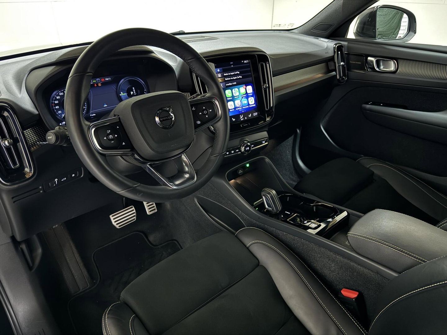 Volvo XC40 1.5 T5 Plug-in Hybride R-Design Pano H/K Autopilot