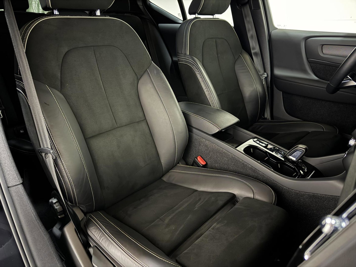 Volvo XC40 1.5 T5 Plug-in Hybride R-Design Pano H/K Autopilot