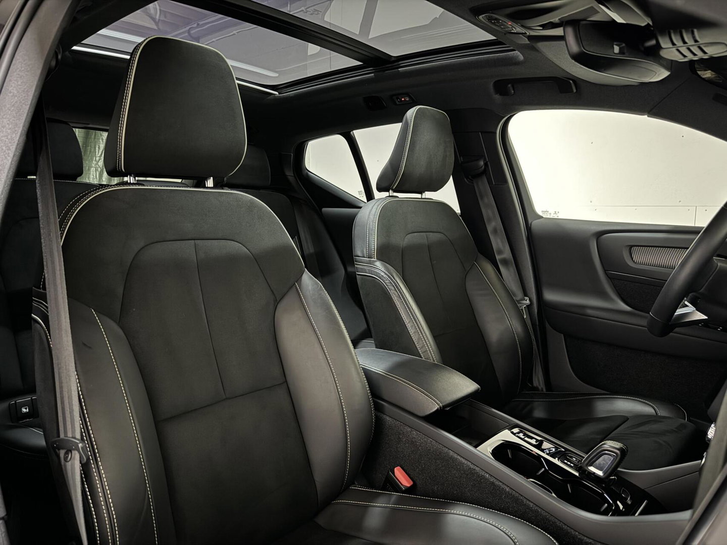 Volvo XC40 1.5 T5 Plug-in Hybride R-Design Pano H/K Autopilot