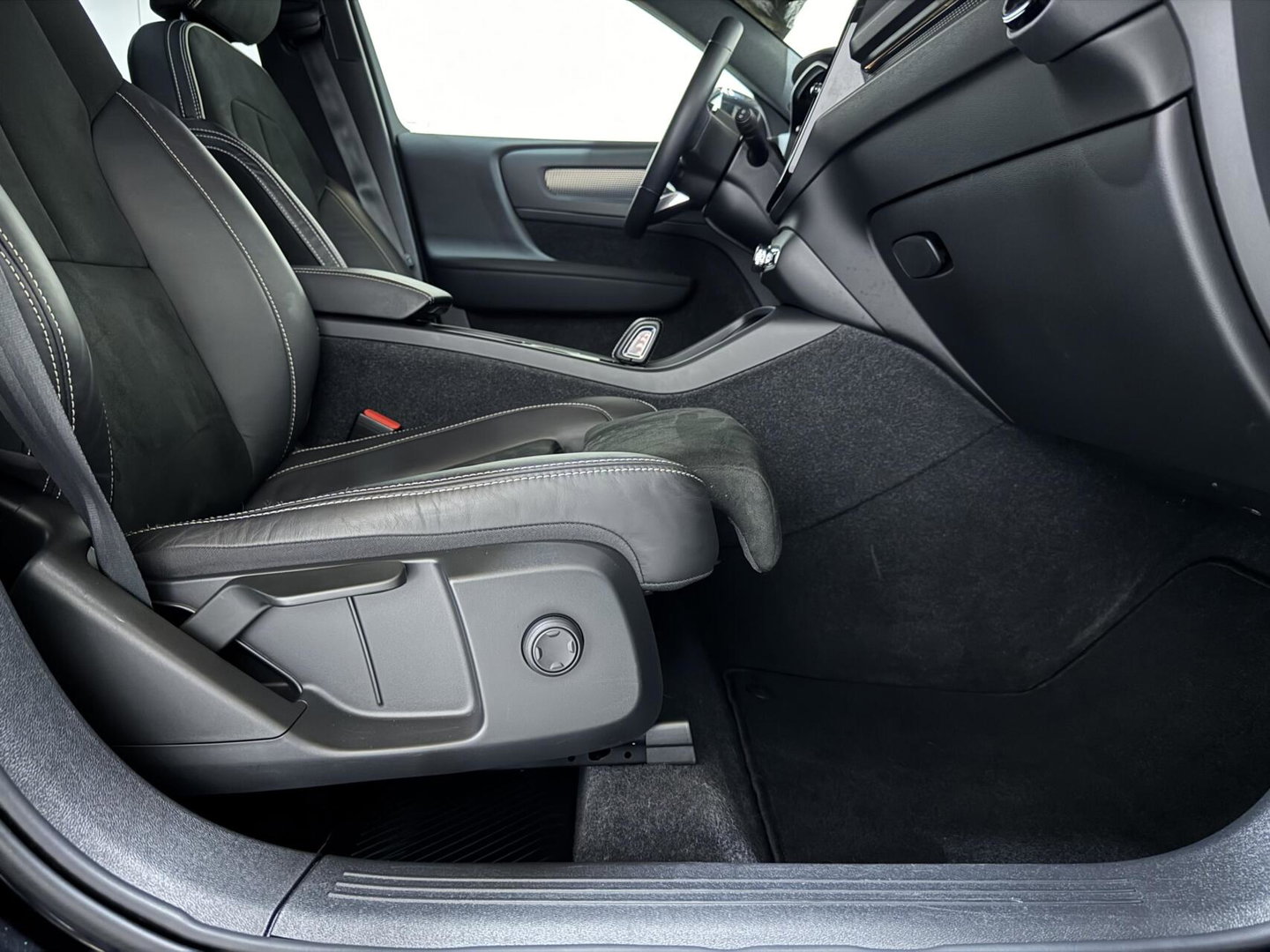 Volvo XC40 1.5 T5 Plug-in Hybride R-Design Pano H/K Autopilot
