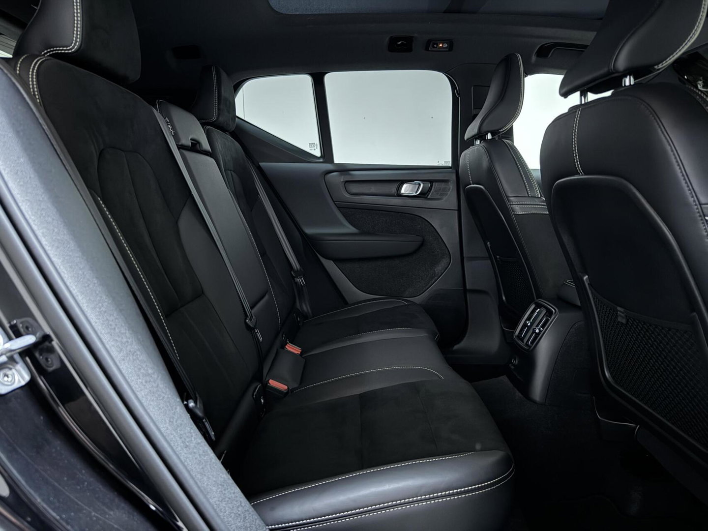 Volvo XC40 1.5 T5 Plug-in Hybride R-Design Pano H/K Autopilot