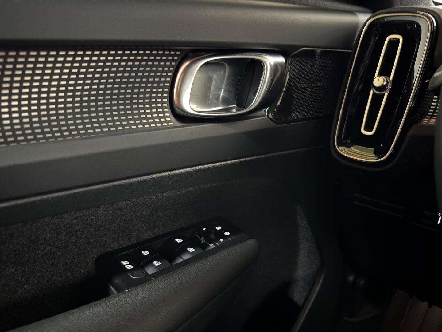 Volvo XC40 1.5 T5 Plug-in Hybride R-Design Pano H/K Autopilot