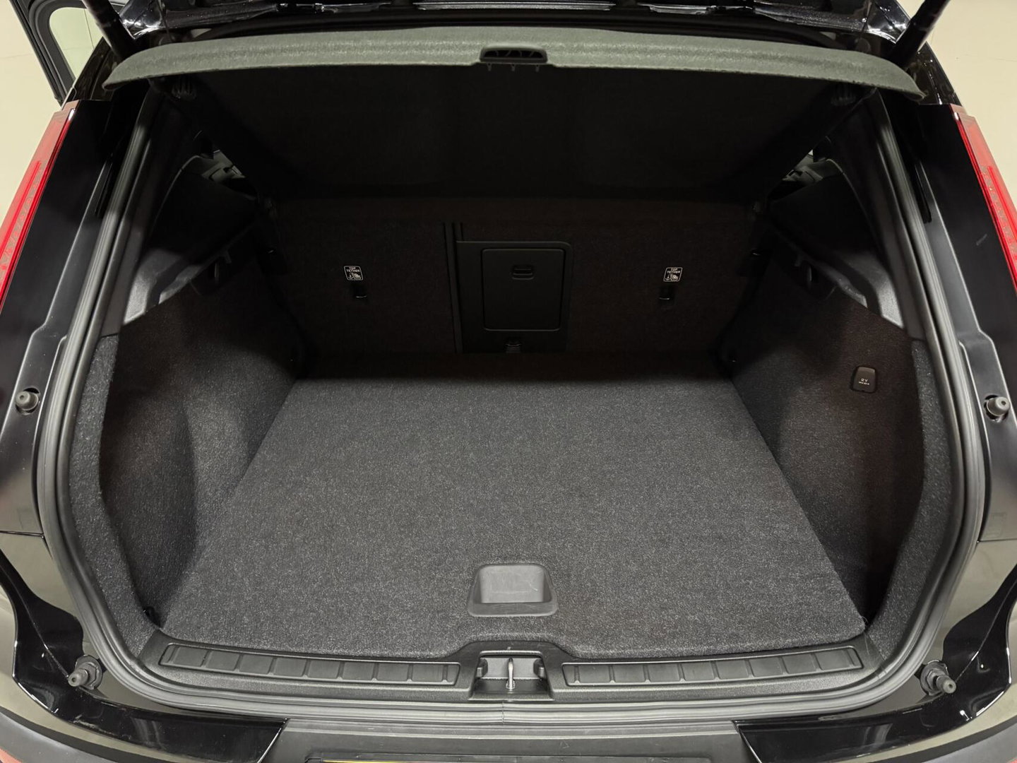 Volvo XC40 1.5 T5 Plug-in Hybride R-Design Pano H/K Autopilot