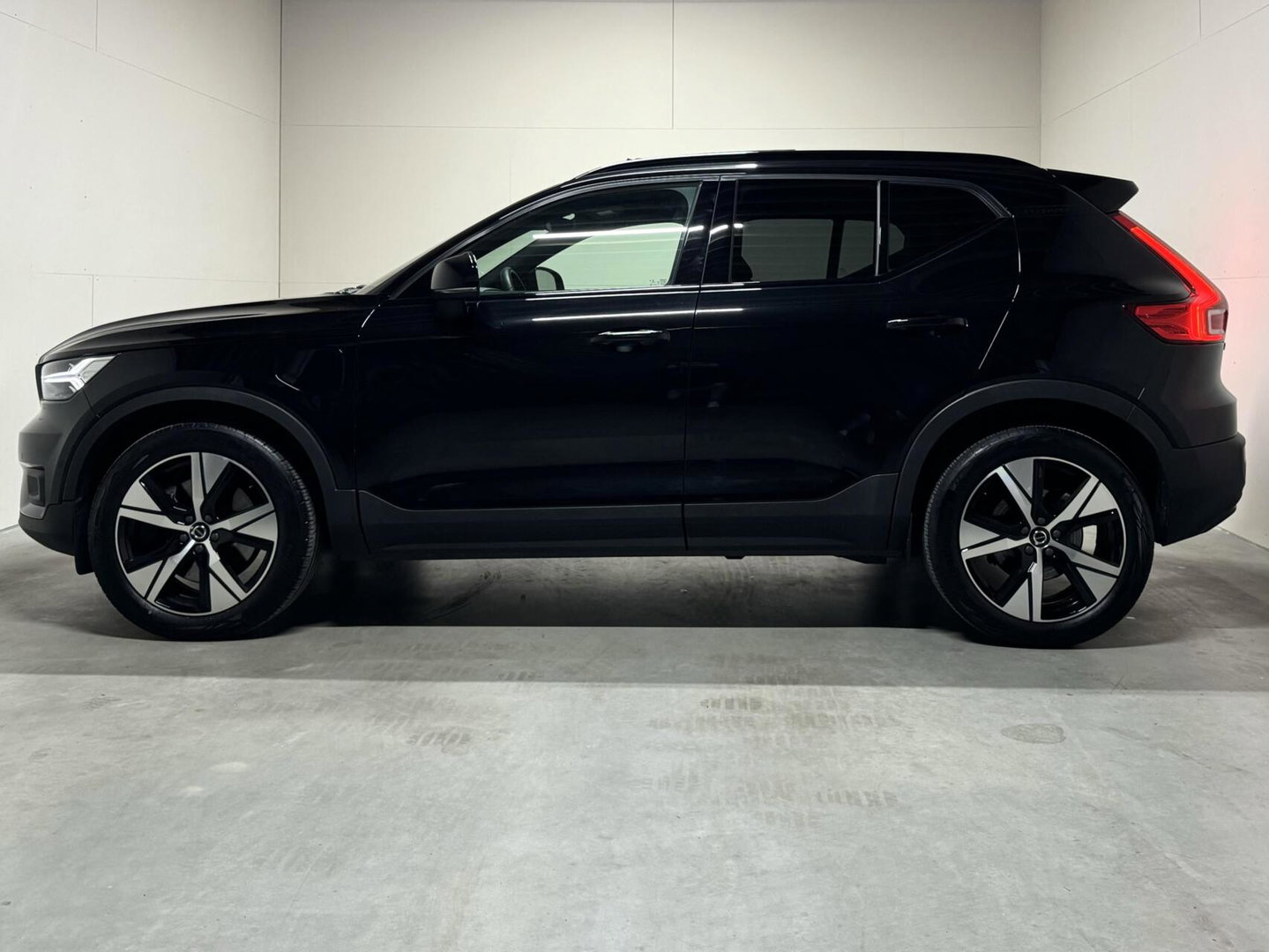 Volvo XC40 1.5 T5 Plug-in Hybride R-Design Pano H/K Autopilot