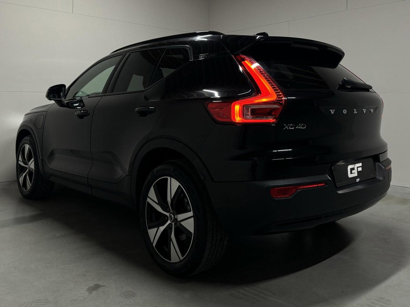 Volvo XC40 1.5 T5 Plug-in Hybride R-Design Pano H/K Autopilot