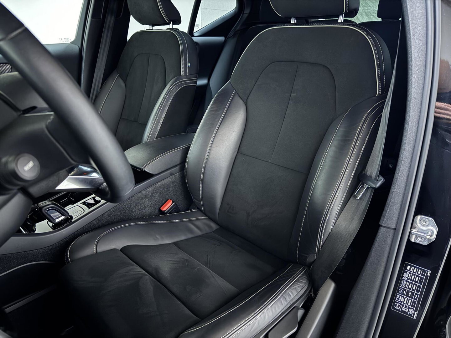 Volvo XC40 1.5 T5 Plug-in Hybride R-Design Pano H/K Autopilot