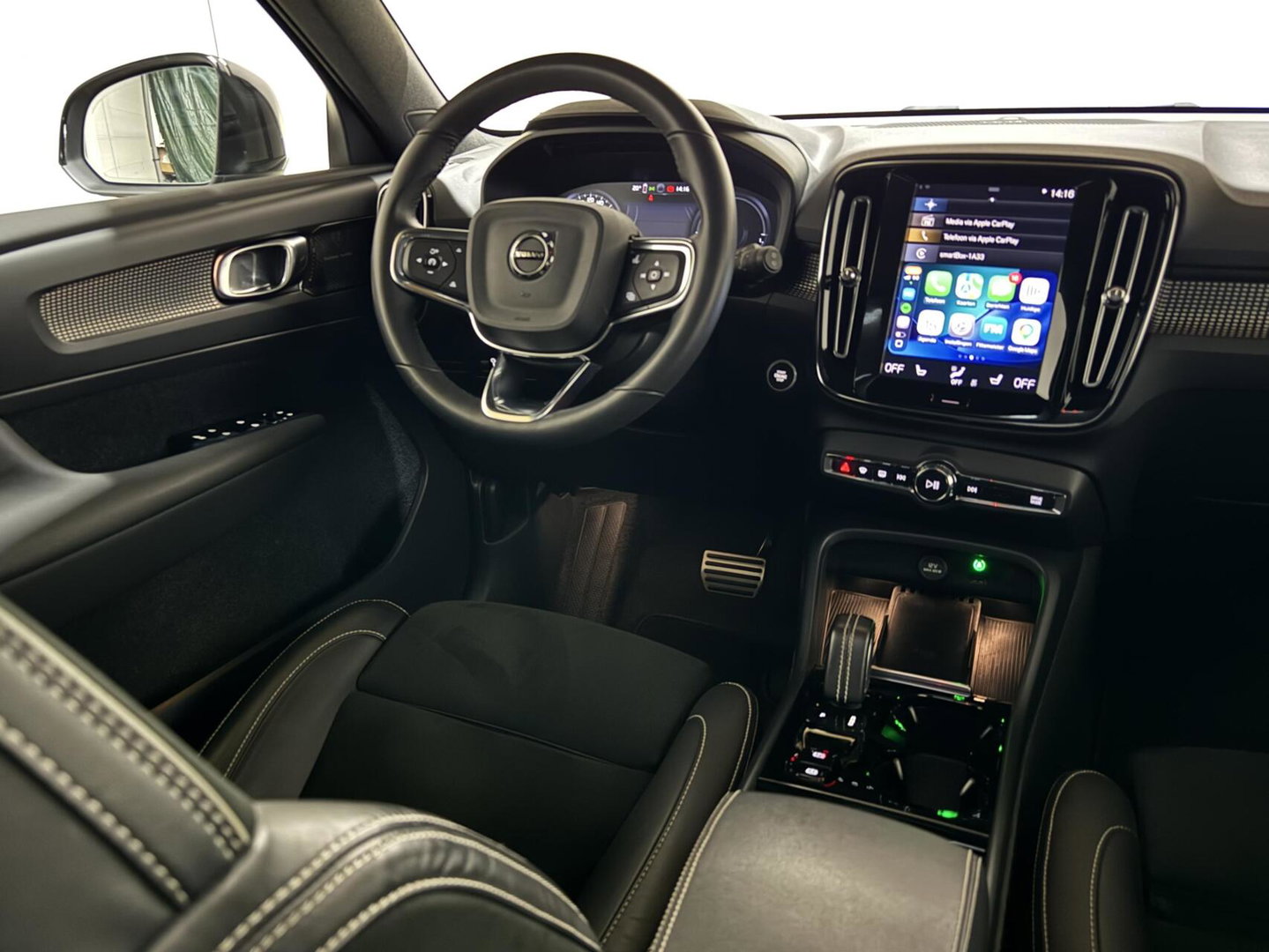 Volvo XC40 1.5 T5 Plug-in Hybride R-Design Pano H/K Autopilot