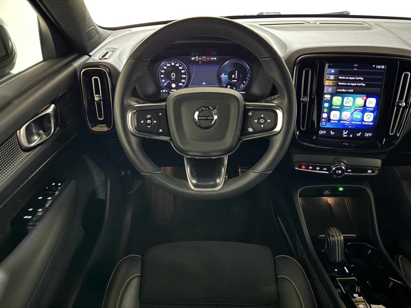 Volvo XC40 1.5 T5 Plug-in Hybride R-Design Pano H/K Autopilot